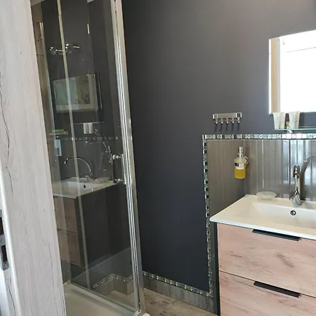 4 Foxes 招待所 3*