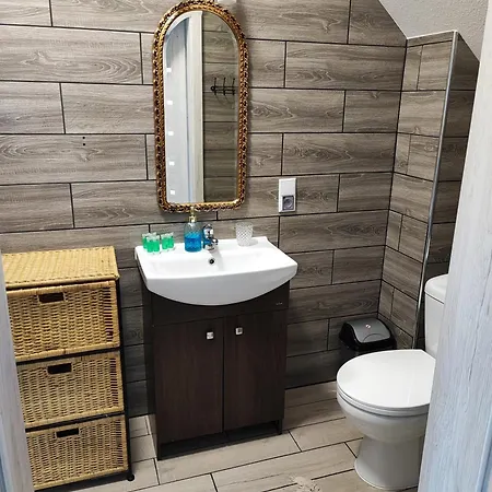 4 Foxes 招待所 乌斯特卡